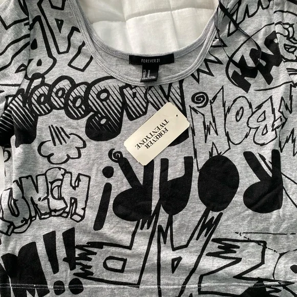 Forever 21 NWT Crop Top- Long Sleeve- Grey & Black Batman Inspired Size Medium - Picture 6 of 12